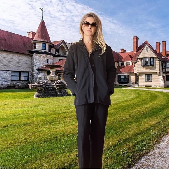 Jenne Maac medium fall coat with hood and zipper - Picture 2 of 7